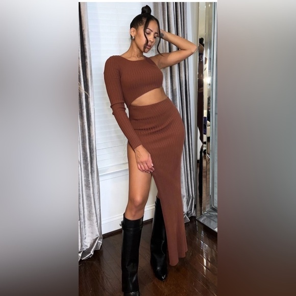 Brown sweater maxi dress with cut out and thigh slit - Picture 1 of 4